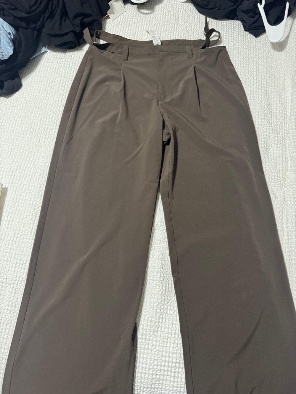 ALO Yoga Wide-Leg Dress Pants - Dark Brown